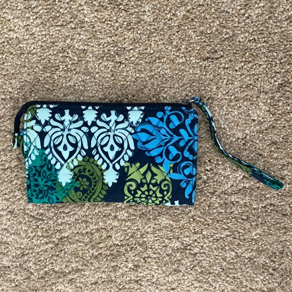 Vera Bradley Wristlet - Picture 2 of 6